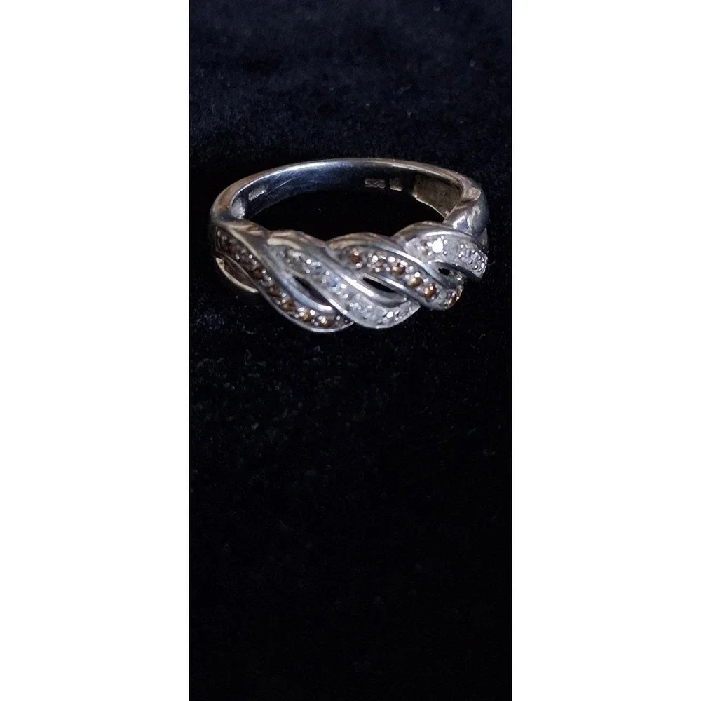 Affinity Sterling Silver 925 Champagne and White Diamond Twist Band Ring. Size 8